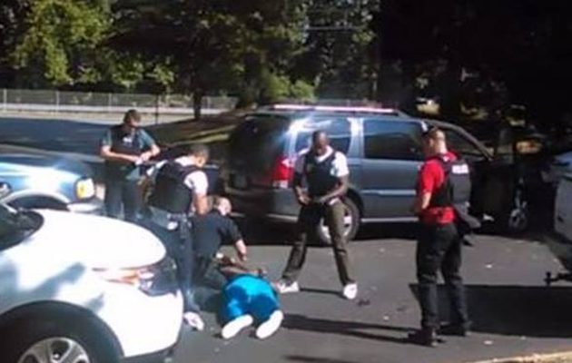 Πώς δολοφονήθηκε ο Αφροαμερικανός από αστυνομικούς στη Β. Καρολίνα (βίντεο)