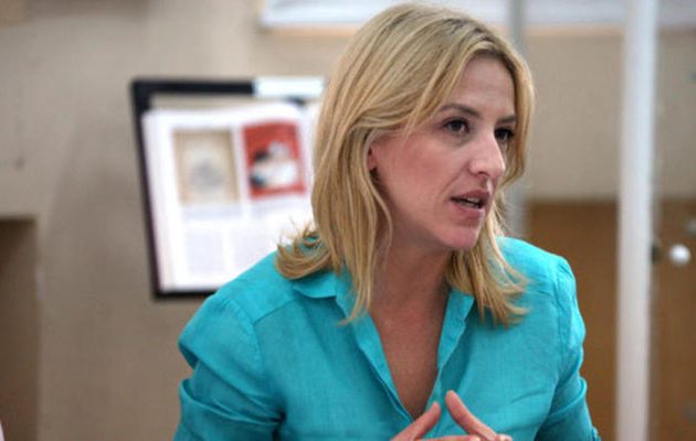 Γιατί πάει στη Μόσχα η Ρένα Δούρου