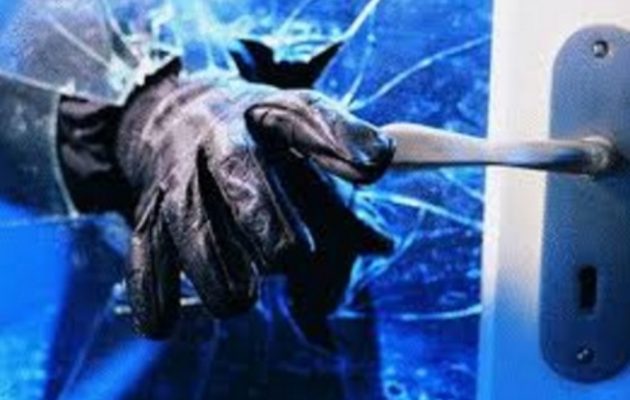 Πακιστανός μπήκε το βράδυ σε διαμέρισμα στο Βόλο και θώπευε Αλβανίδες