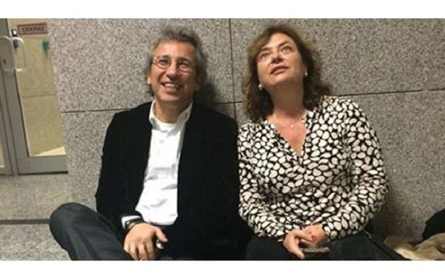 Το καθεστώς Ερντογάν εμπόδισε την σύζυγο δημοσιογράφου να σμίξει με τον άνδρα της