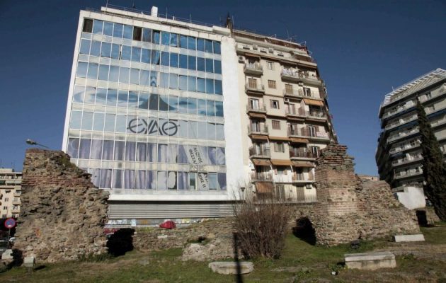 Εργαζόμενοι της ΕΥΑΘ έκοψαν το νερό στα γραφεία του ΣΥΡΙΖΑ (βίντεο)