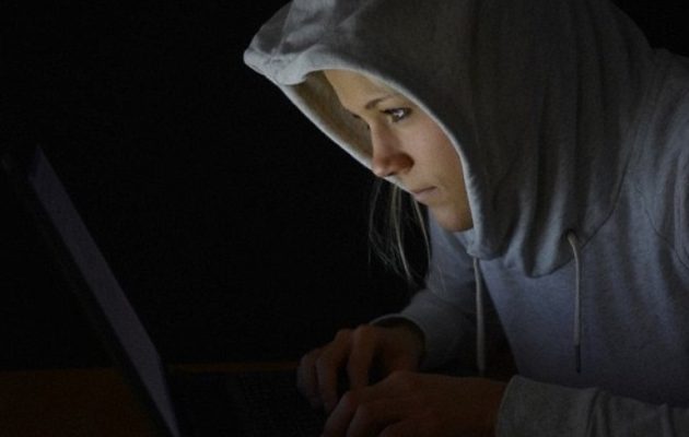 23χρονη Πολωνή συνελήφθη για εκβιασμό 21χρονου μέσω διαδικτύου