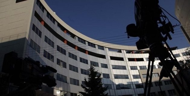 Άπλυτοι για τρεις ημέρες οι υποψήφιοι καναλάρχες κι άλλα σπαρταριστά!
