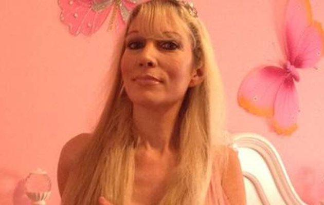 44χρονη μάνα το “έκανε” με τον 25χρονο παντρεμένο γιο της!