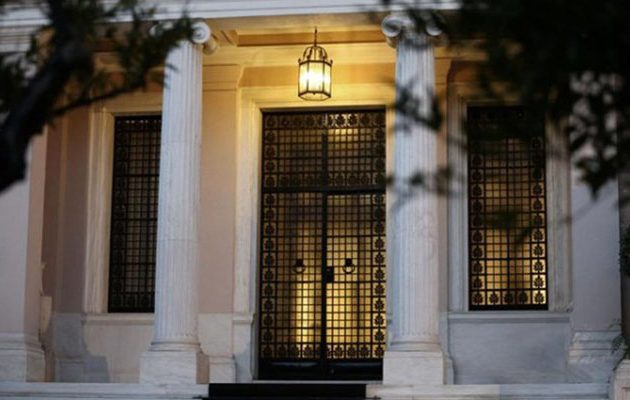 Έμπλεξε τη βούρτσα με τη… Λούτσα η ΝΔ για τη 13η σύνταξη και εκλογές