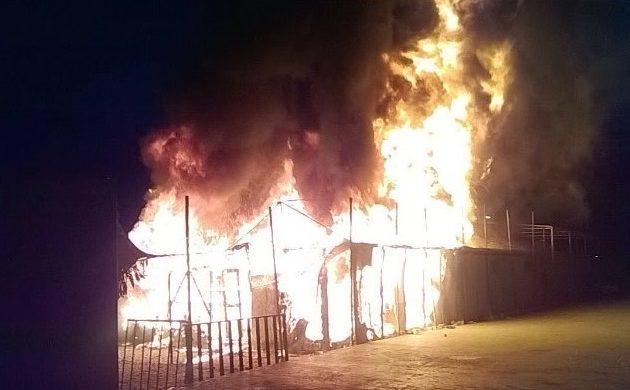 Συνελήφθησαν εννέα αλλοδαποί για τον εμπρησμό του Hot Spot στη Μόρια