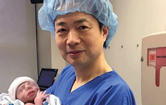 Γεννήθηκε το πρώτο μωρό με τρεις βιολογικούς γονείς