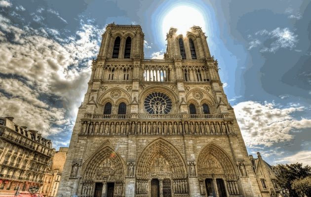 Συνελήφθη ισλαμιστής με αυτοκίνητο γεμάτο φιάλες υγραερίου κοντά στη Νότρ Νταμ