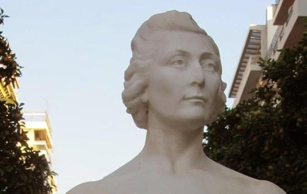 Αποκεφάλισαν την προτομή της ηρωϊδας Λέλας Καραγιάννη (φωτο)