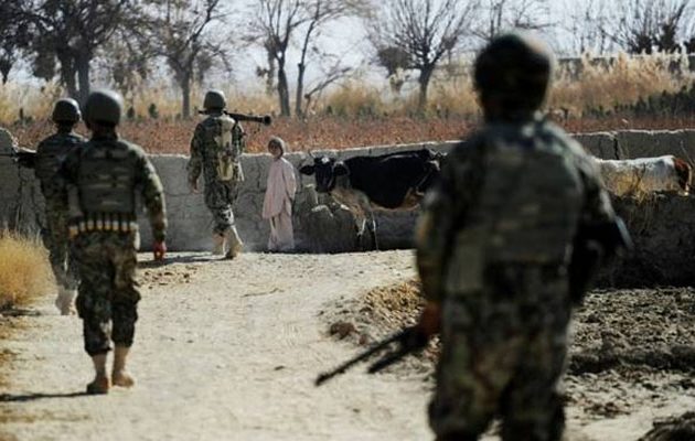 Αφγανοί στρατιώτες δολοφόνησαν εν ψυχρώ 12 συναδέλφους στον ύπνο τους