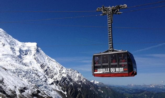 Άλπεις: Εφιάλτης στα 3.800 μέτρα για 110 ανθρώπους εγκλωβισμένους σε τελεφερίκ