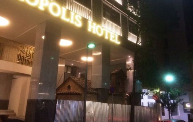 Ξενοδοχείο το ακίνητο της Εκκλησίας στη Μητροπόλεως και το εκκλησάκι δώρο;