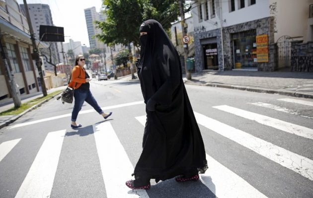 Προς απαγόρευση της μπούρκας η Γερμανία