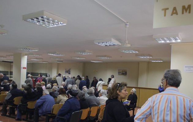 “Ανάσα” για 30.000 συνταξιούχους – Ξεπαγώνουν εφάπαξ, ποιοι οι δικαιούχοι