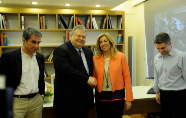 Στο ΠΑΣΟΚ “πλακώνονται” ακόμα και για τους πανηγυρισμούς για το ΣτΕ