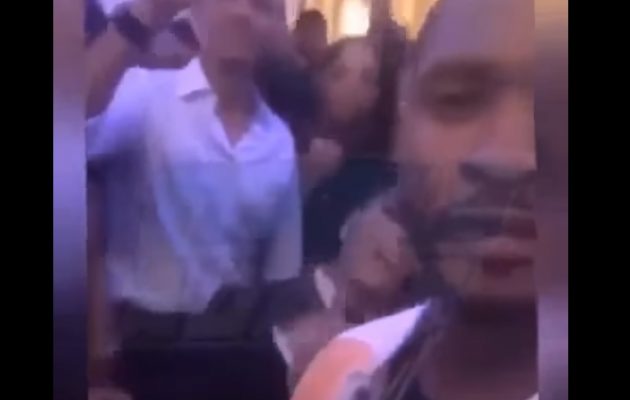 Δείτε τον Ομπάμα να «τα σπάει» σε πάρτι στο Λευκό Οίκο (βίντεο)