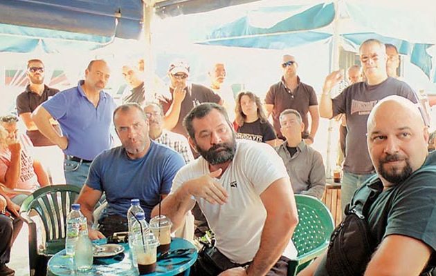 Αυτοί είναι οι εργολάβοι που πλήρωσαν τη Χρυσή Αυγή για την επίθεση στο ΠΑΜΕ