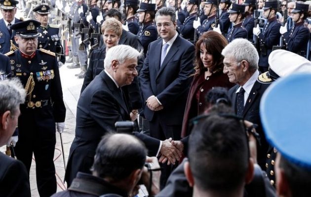 Παυλόπουλος: Ενωμένοι απέναντι σε όσους επιβουλεύονται τα εθνικά μας δίκαια