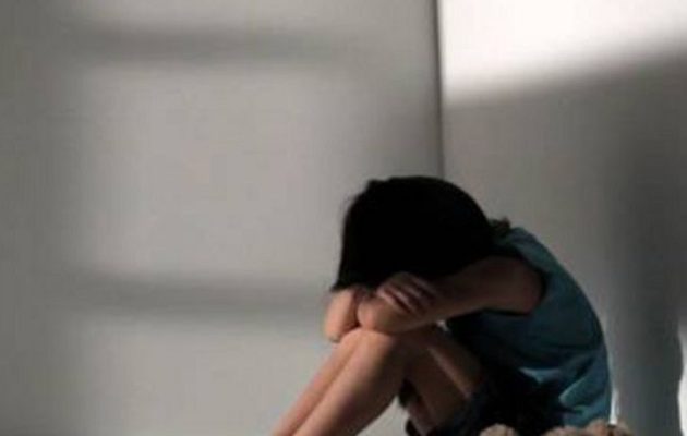 Γονείς-τέρατα βίαζαν την 14χρονη κόρης για χρόνια