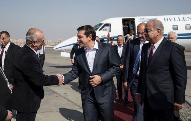 Δείτε το tweet του Αλέξη Τσίπρα από το Κάιρο και την Τριμερή