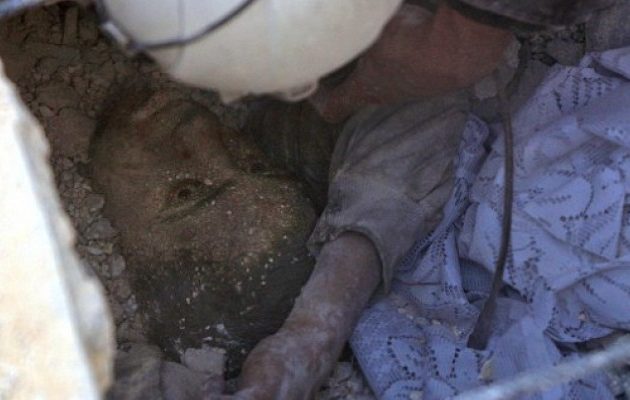 Θαύμα στο Χαλέπι με νεαρό αγόρι ζωντανό κάτω από τόνους γκρεμισμάτων