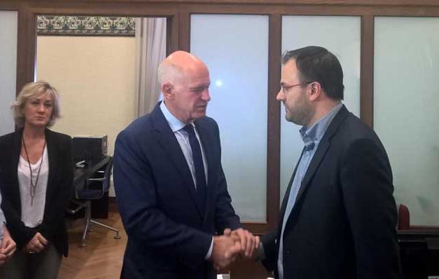 Το παρασκήνιο της συνάντησης Θεοχαρόπουλου με Παπανδρέου – Τι συζήτησαν