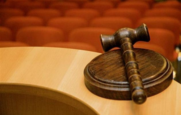 Από ποιους πλειστηριασμούς δεν απέχουν οι συμβολαιογράφοι