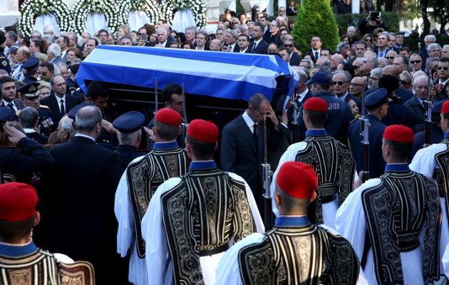 Κηδεύτηκε στην Πάτρα ο Κωστής Στεφανόπουλος