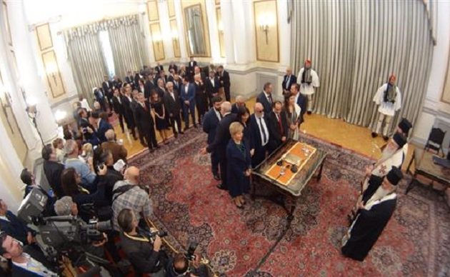 Ορκίστηκε η νέα κυβέρνηση – Την Κυριακή η πρώτη συνεδρίαση του νέου υπουργικού