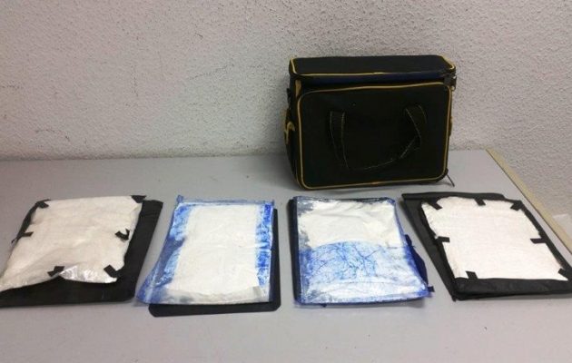 Βρέθηκαν 3 κιλά κοκαΐνης σε βαλίτσα στο αεροδρόμιο