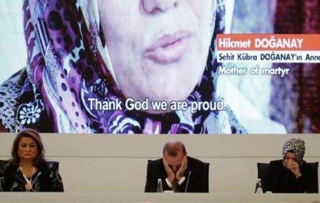 Ο Ερντογάν παρίστανε πως κλαίει μιλώντας για τις γυναίκες