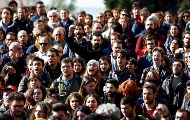 Διαδηλωτές ξεσηκώθηκαν κατά Ερντογάν-  “Θα νικήσουμε αντιστεκόμενοι την τυραννία”
