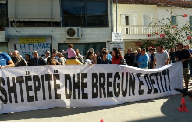 Δεν άρεσε στους Αλβανούς ο “απειλητικός τόνος” του ελληνικού ΥΠΕΞ για τη Χειμάρρα