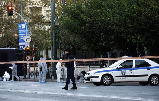 Η “Επαναστατική Αυτοάμυνα” έριξε την χειροβομβίδα στη Γαλλική Πρεσβεία