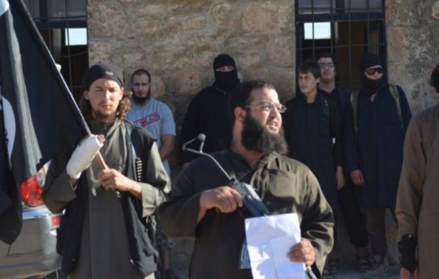 Το Ισλαμικό Κράτος σταύρωσε μια γυναίκα “κατάσκοπο” στη Συρία