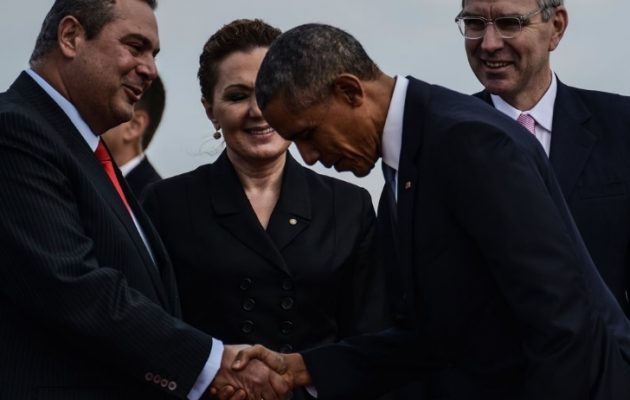 “Χαμός” με τη φωτογραφία Ομπάμα να υποκλίνεται στον Καμμένο
