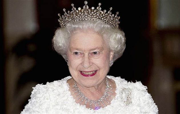 Η βασίλισσα θα καλέσει τον Τραμπ στο παλάτι για τσάι και γεωπολιτική