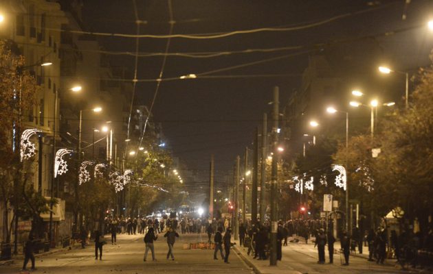 Έτοιμη(;) να παρέμβη η Αστυνομία για την απομάκρυνση των καταληψιών από το Πολυτεχνείο