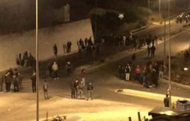 Νεαροί Έλληνες συνεπλάκησαν με μετανάστες στη Σάμο