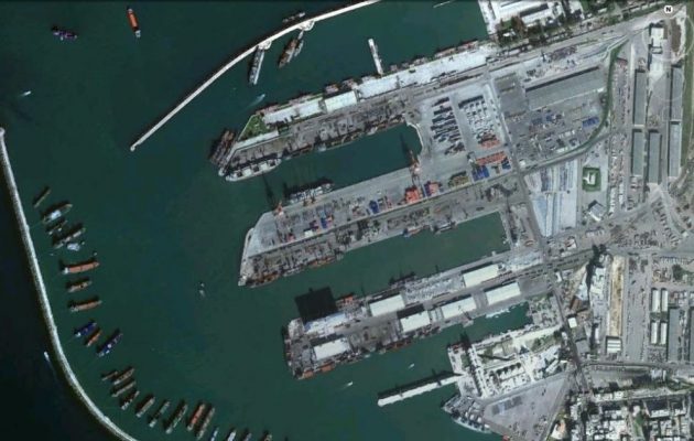 Δύο ρωσικά υποβρύχια στο λιμάνι της Ταρτούς στη Συρία