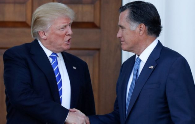 Στην ιδιωτική του λέσχη γκολφ υποδέχτηκε ο Τραμπ τον Ρόμνεϊ