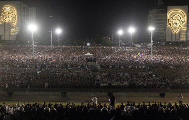 Το ιστορικό “αντίο” Τσίπρα στον Κομαντάντε Φιντέλ – Δείτε βίντεο και φωτογραφίες