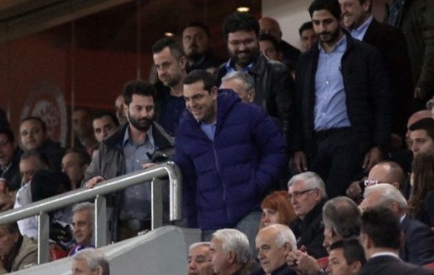 Γιατί η παρουσία Τσίπρα – Βασιλειάδη στο “Καραϊσκάκης” δεν ήταν τυχαία
