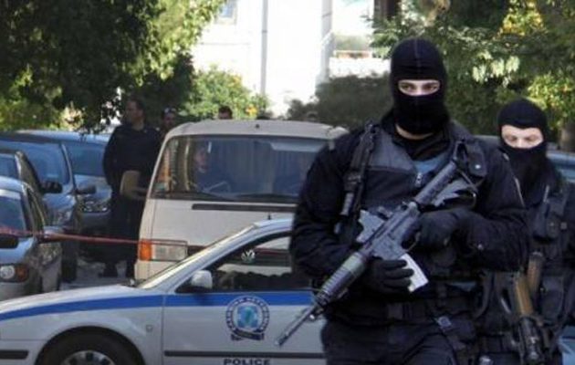 Στα χέρια της ΕΛ. ΑΣ. σπείρα “άνεργων” μαφιόζων με Φεράρι και Πόρσε