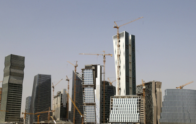 Η Σ. Αραβία χρωστά δισεκατομμύρια δολάρια σε ιδιωτικές εταιρίες και εργάτες