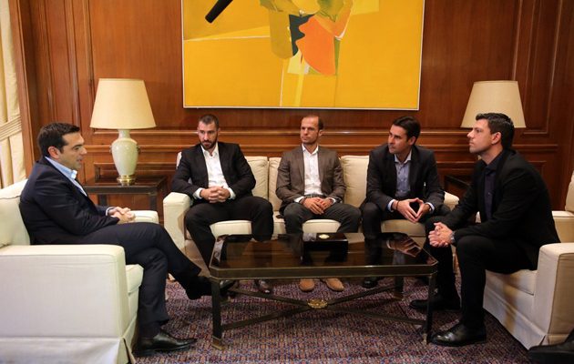 Xωρίς επιστροφή η απόφαση για κάθαρση στο ποδόσφαιρο – Τι είπε ο Τσίπρας στους διεθνείς