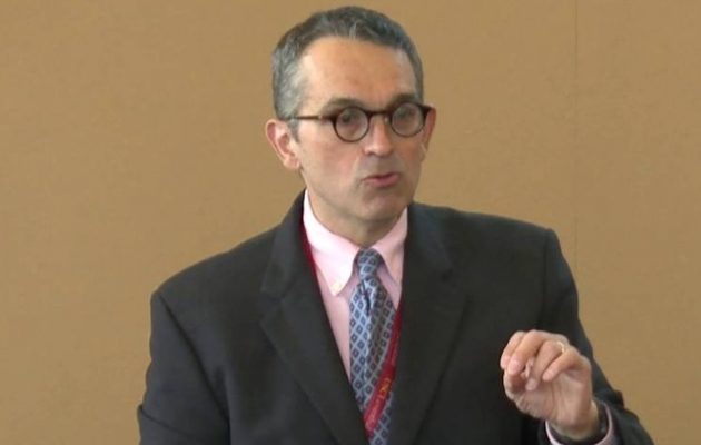 Ο μεγαλύτερος ιδιώτης δανειστής της Ελλάδας λέει ότι το χρέος είναι μόλις 71% του ΑΕΠ