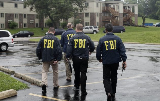 Χοντραίνει το παιχνίδι: To FBI κατηγορεί ευθέως τη Ρωσία για ανάμειξη στις εκλογές