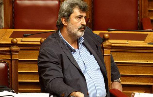 Ο Πολάκης “τρολάρει” Ντόρα για το… Άγιο Φως των Θεοφανείων!