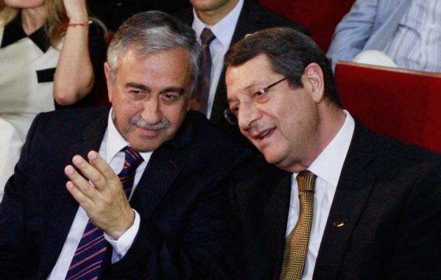 O Aκιντζί θα ζητήσει οδικό χάρτη για το Κυπριακό στο δείπνο με τον Αναστασιάδη